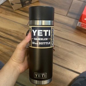 Yeti Rambler 18 OZ Bottle (NEW)